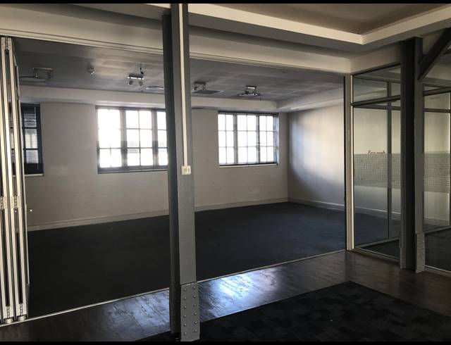 1,538M² OFFICE TO LET IN GARDENS